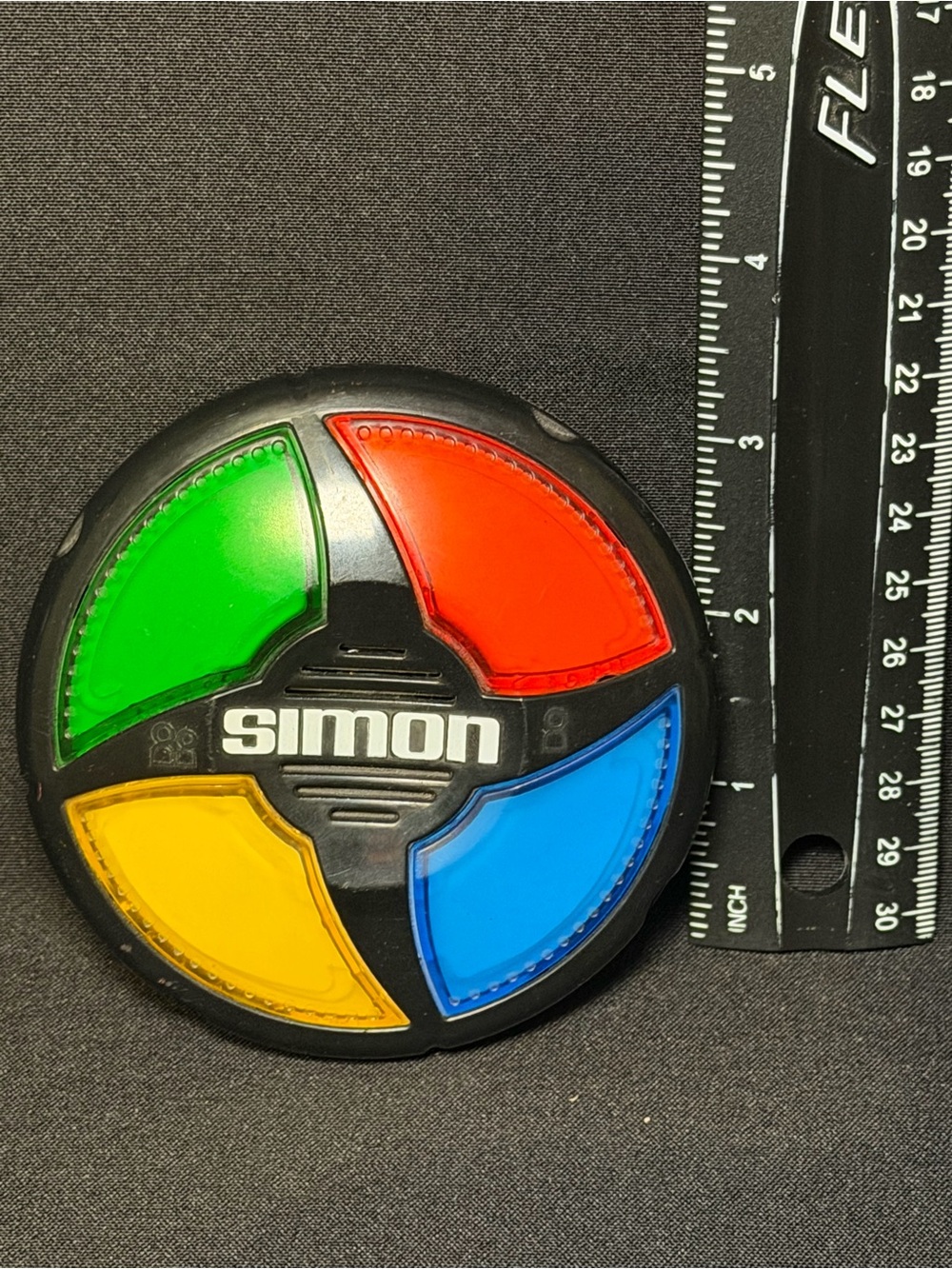 Hasbro Simon Handheld Electronic Memory Game A5426 (2013)  Works